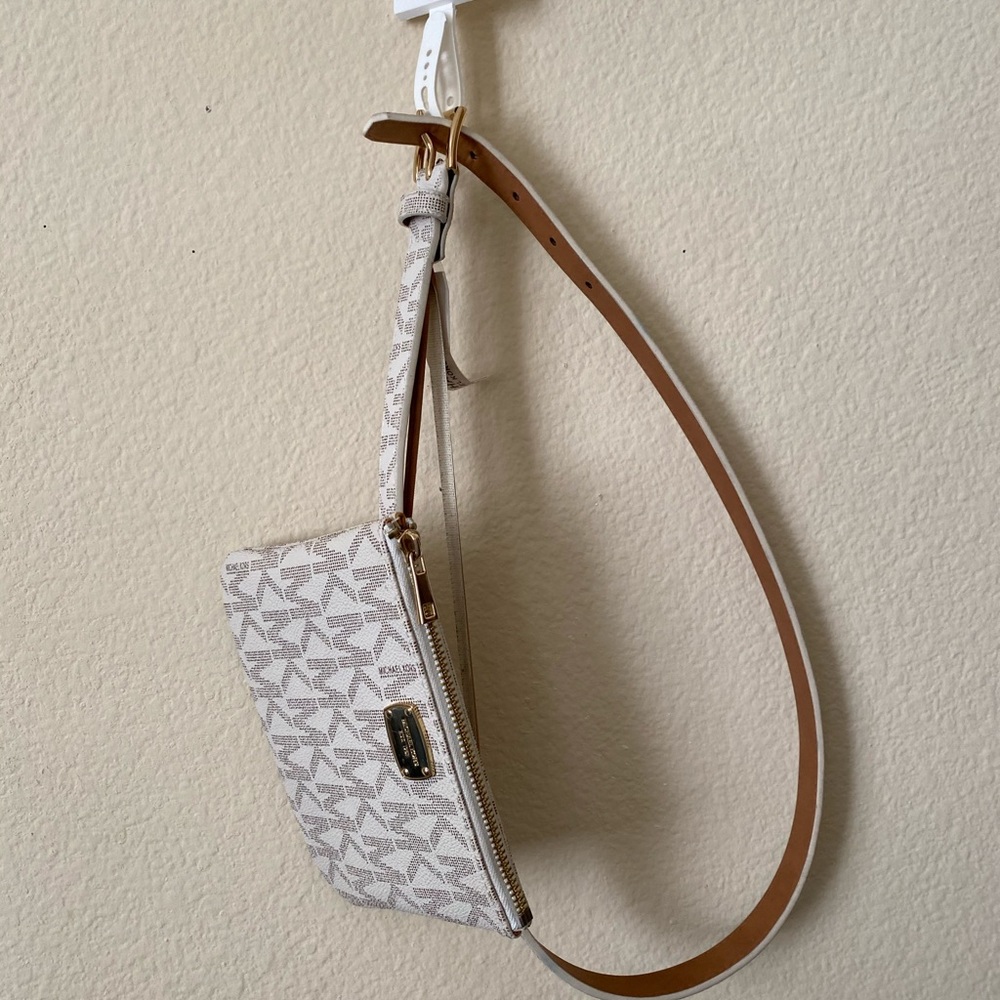 White and gold michael kors fanny belt